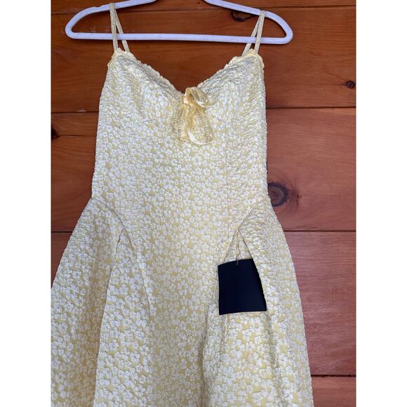 NWT Lulus Ninetta Light Yellow Floral Jacquard Lace-Up Midi Dress Party Size XS - Picture 4 of 11